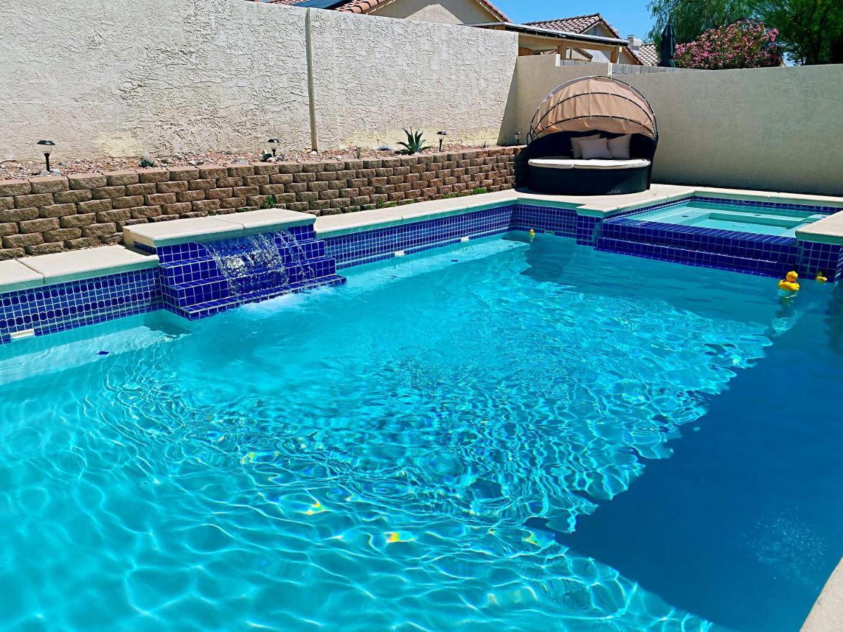 Amazing Pool And Jaccuzi 3 Bedroom In Heart Of Lv Las Vegas