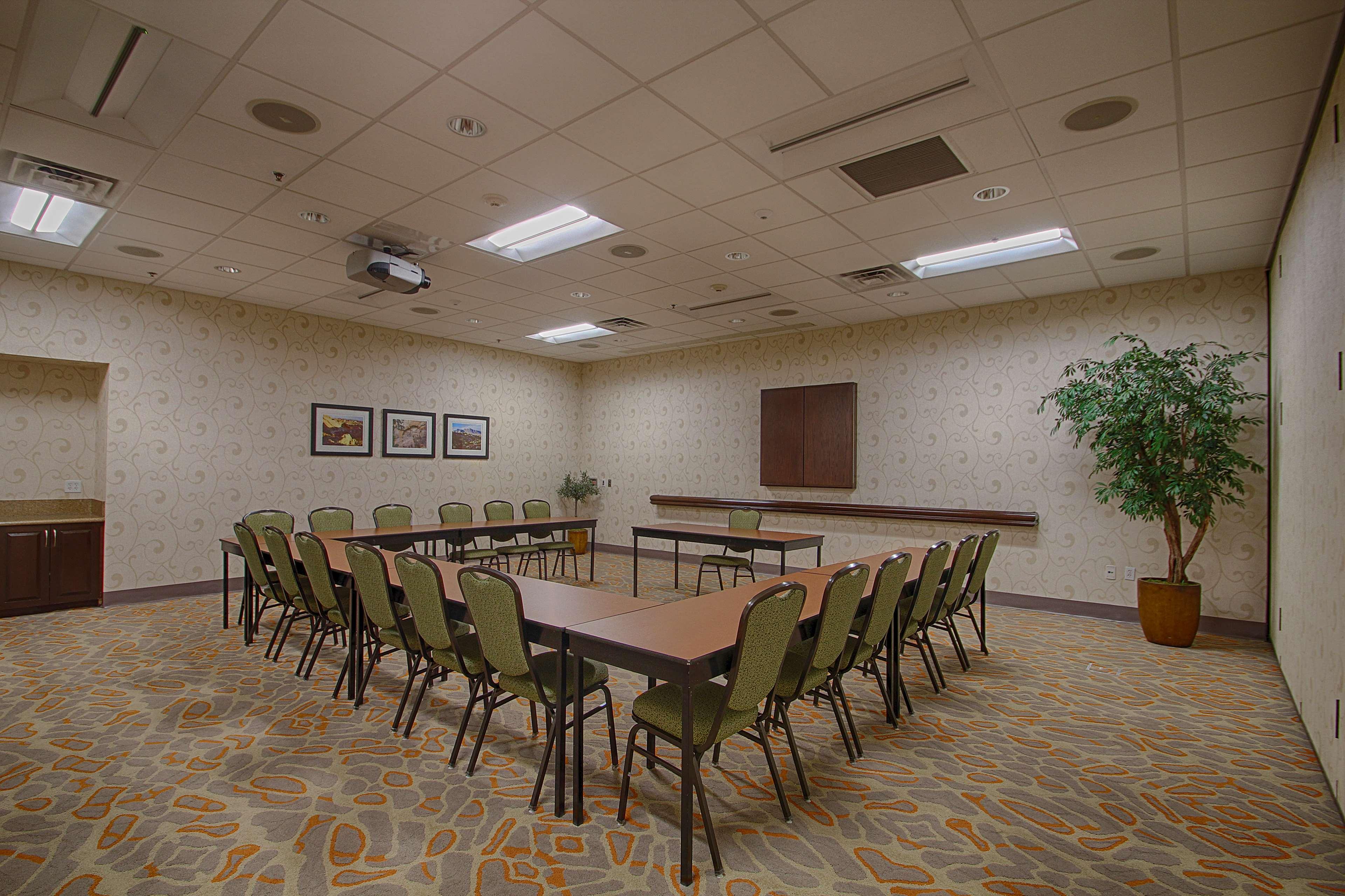 Hotel Homewood By Hilton Vegas Airport
