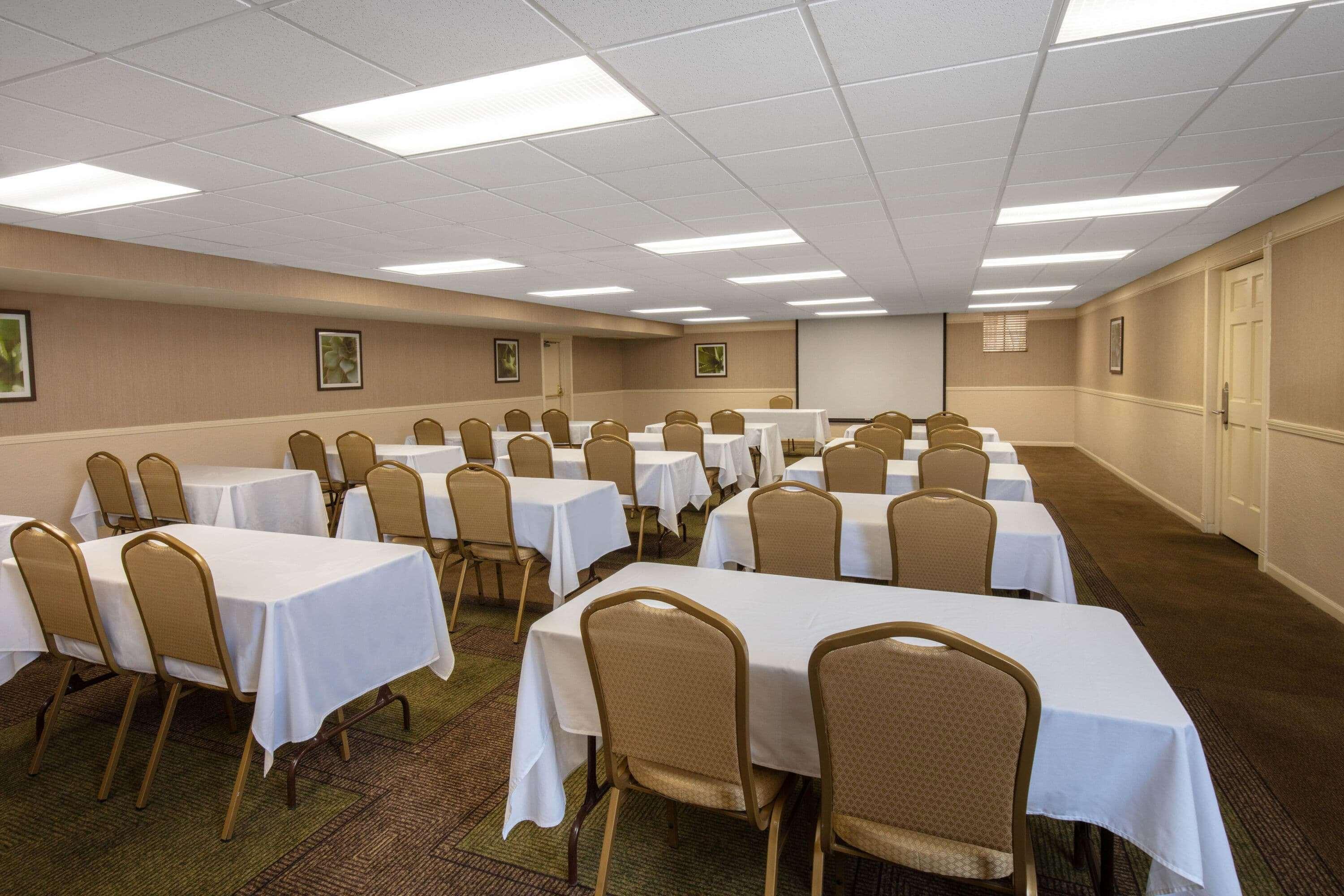 La Quinta By Wyndham Vegas Airport N Conv. Hotel 3*