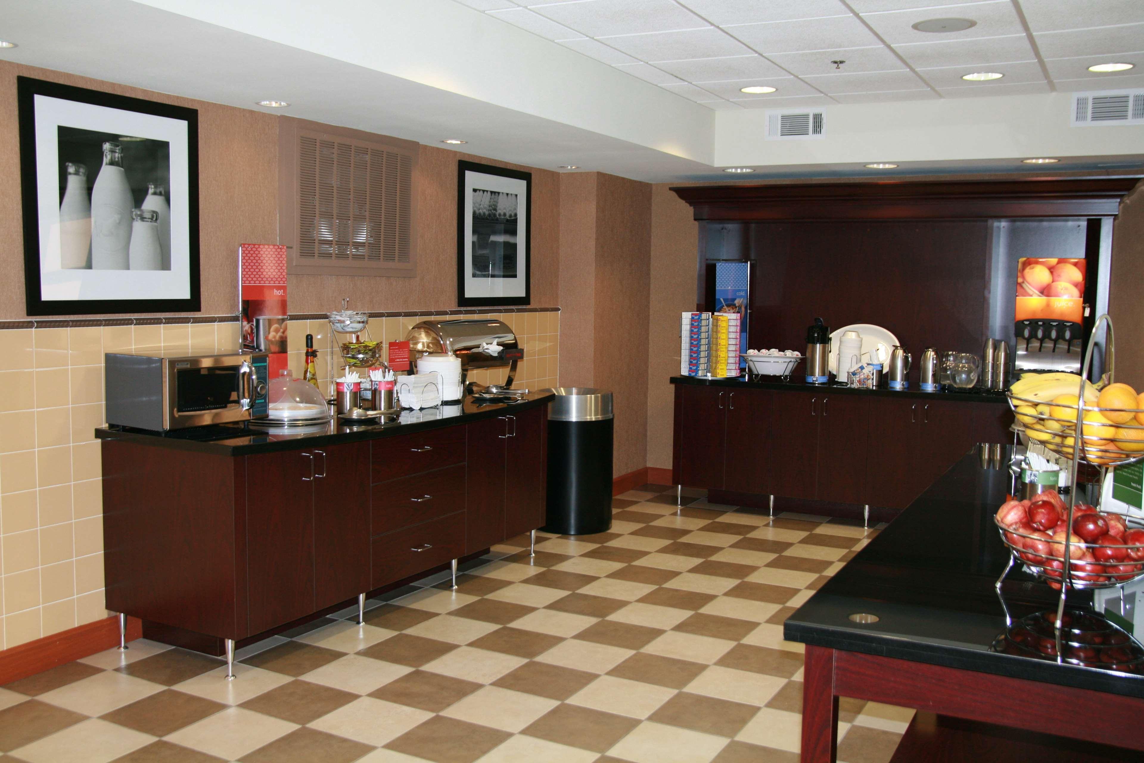 Hotel Hampton Vegas/north Speedway 3*