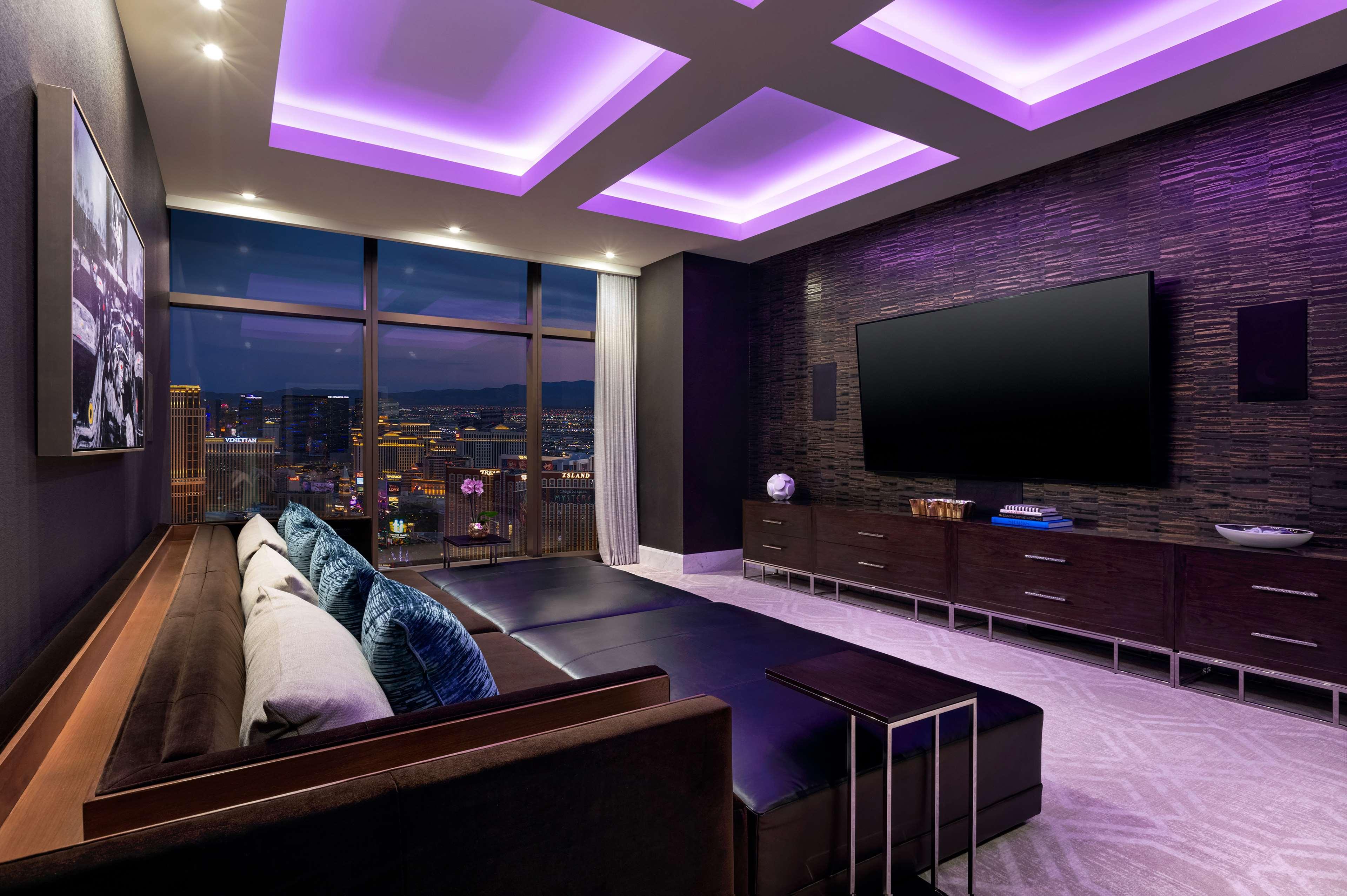 Resort Crockfords Vegas, Lxr & At World