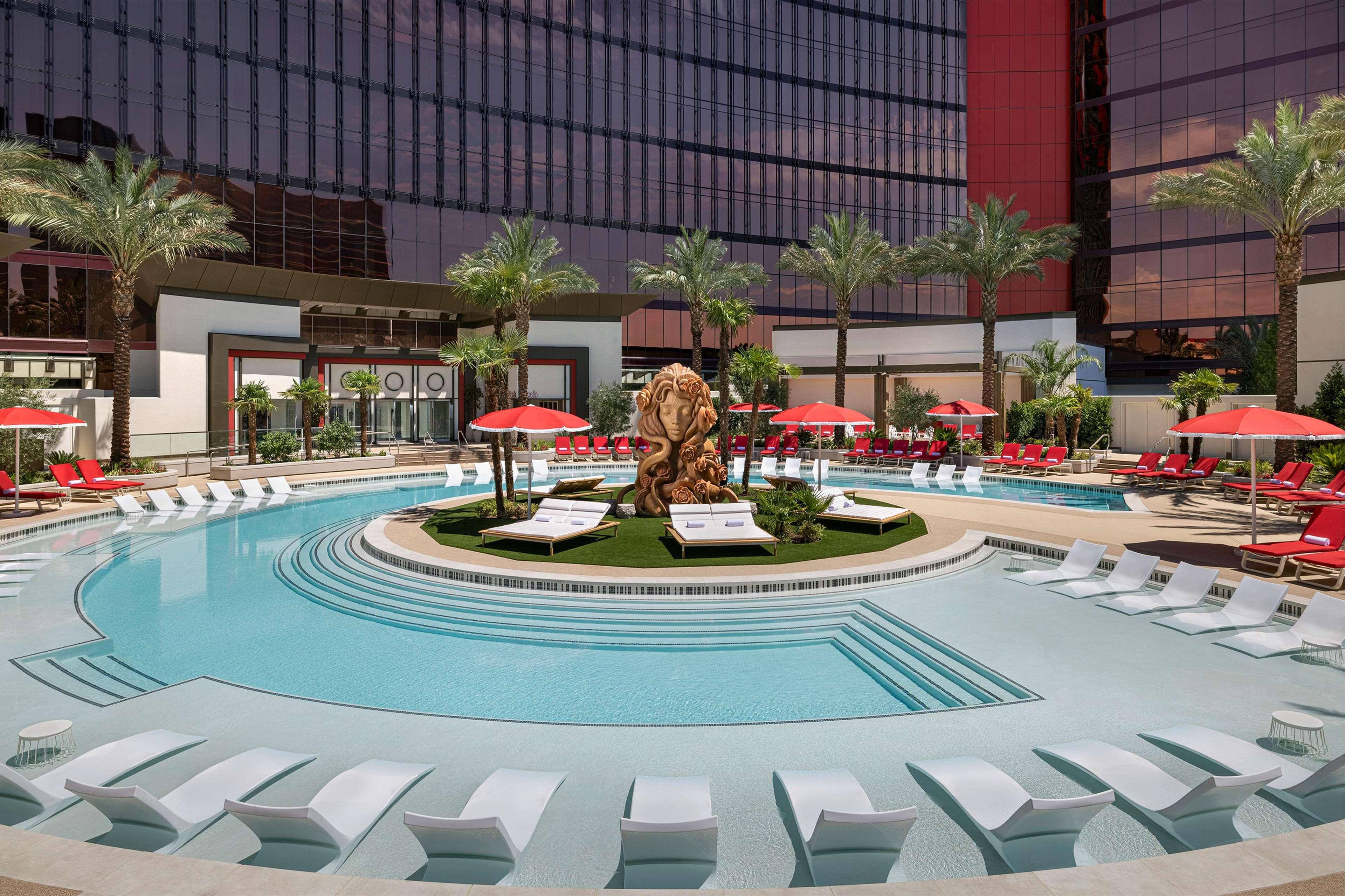 Resort Crockfords Vegas, Lxr & At World