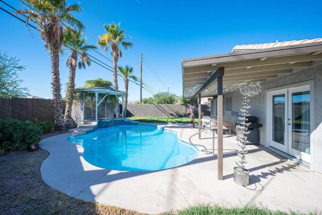 Modern Home! Pool & Jacuzzi * Las Vegas