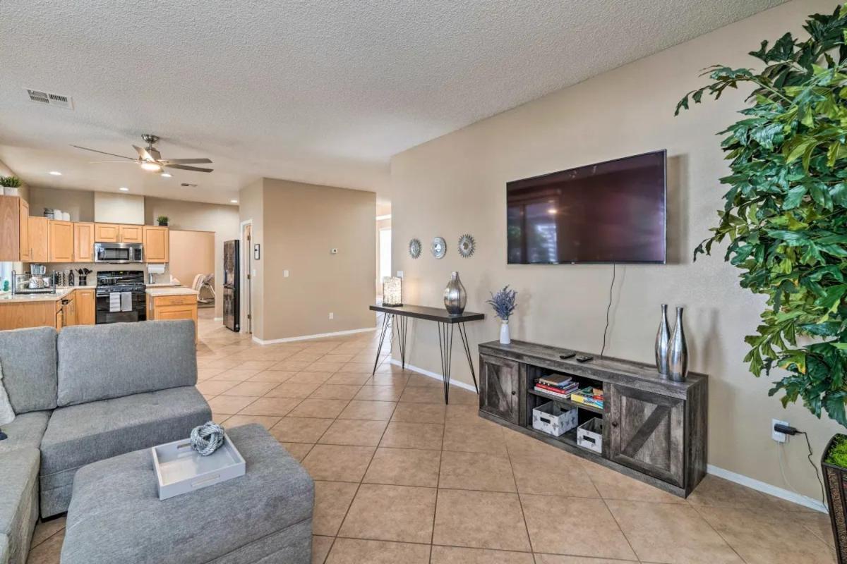 Сasa de vacaciones A Beautiful House With Hot Tub, Grill & Games! *