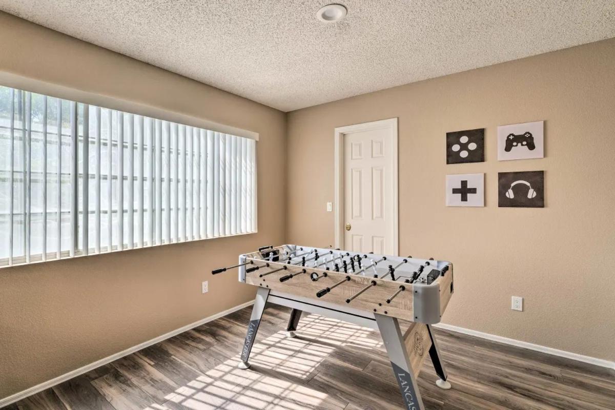 Сasa de vacaciones A Beautiful House With Hot Tub, Grill & Games!