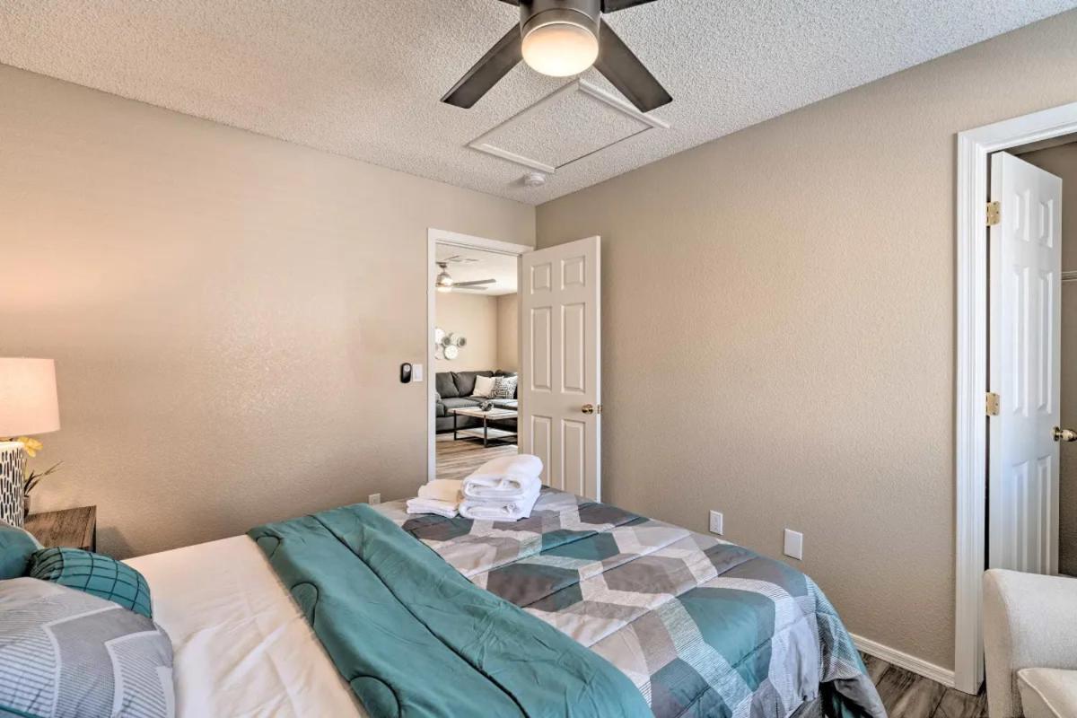 A Beautiful House With Hot Tub, Grill & Games! Сasa de vacaciones Las Vegas
