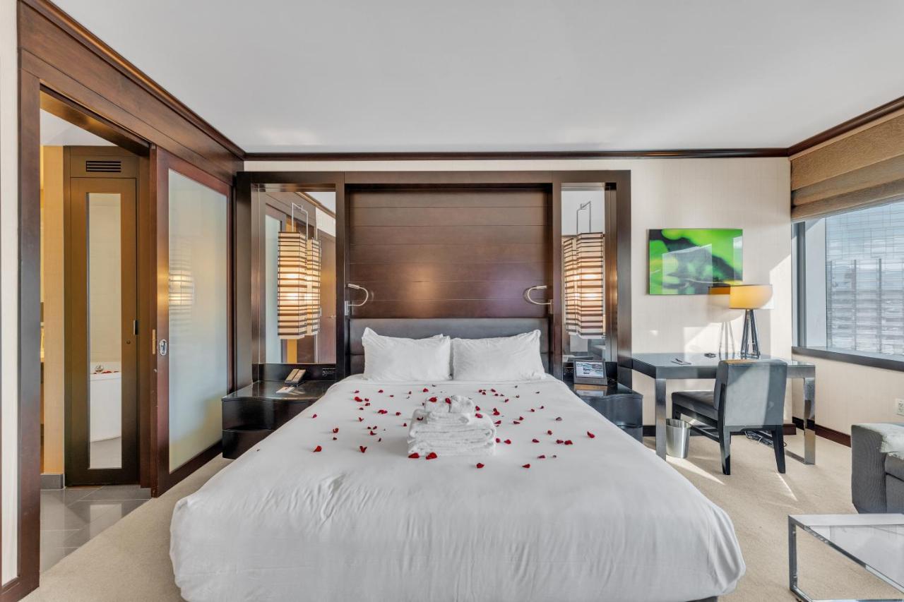 Vdara Beautiful On 22nd Flr Free Valet Parking Apartahotel *
