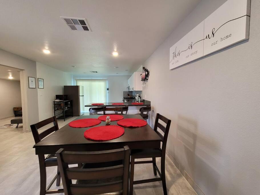Cheerful, Fresh And Spacious 3 Bedroom Townhome, * Las Vegas