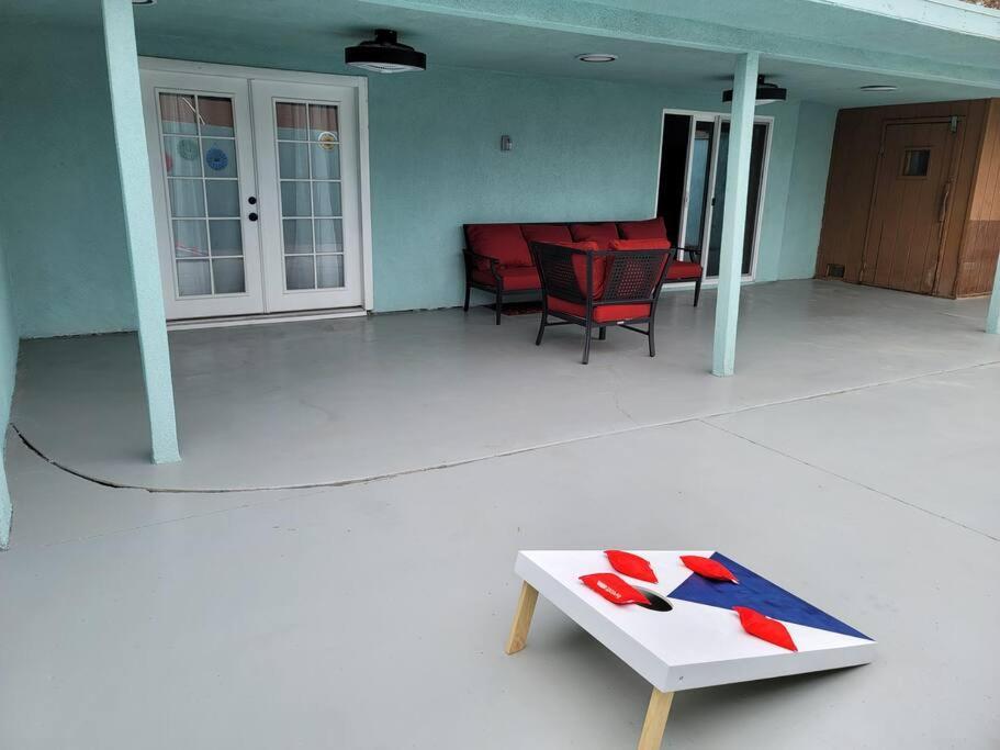Cheerful, Fresh And Spacious 3 Bedroom Townhome, Las Vegas
