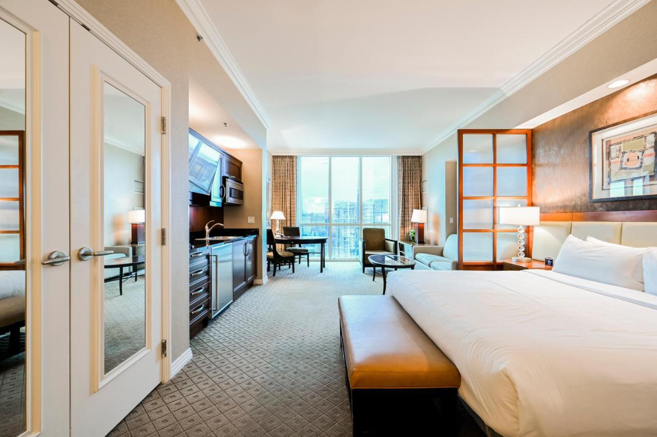 Stripviewsuites Penthouse Two-bedroom Conjoined Apartahotel