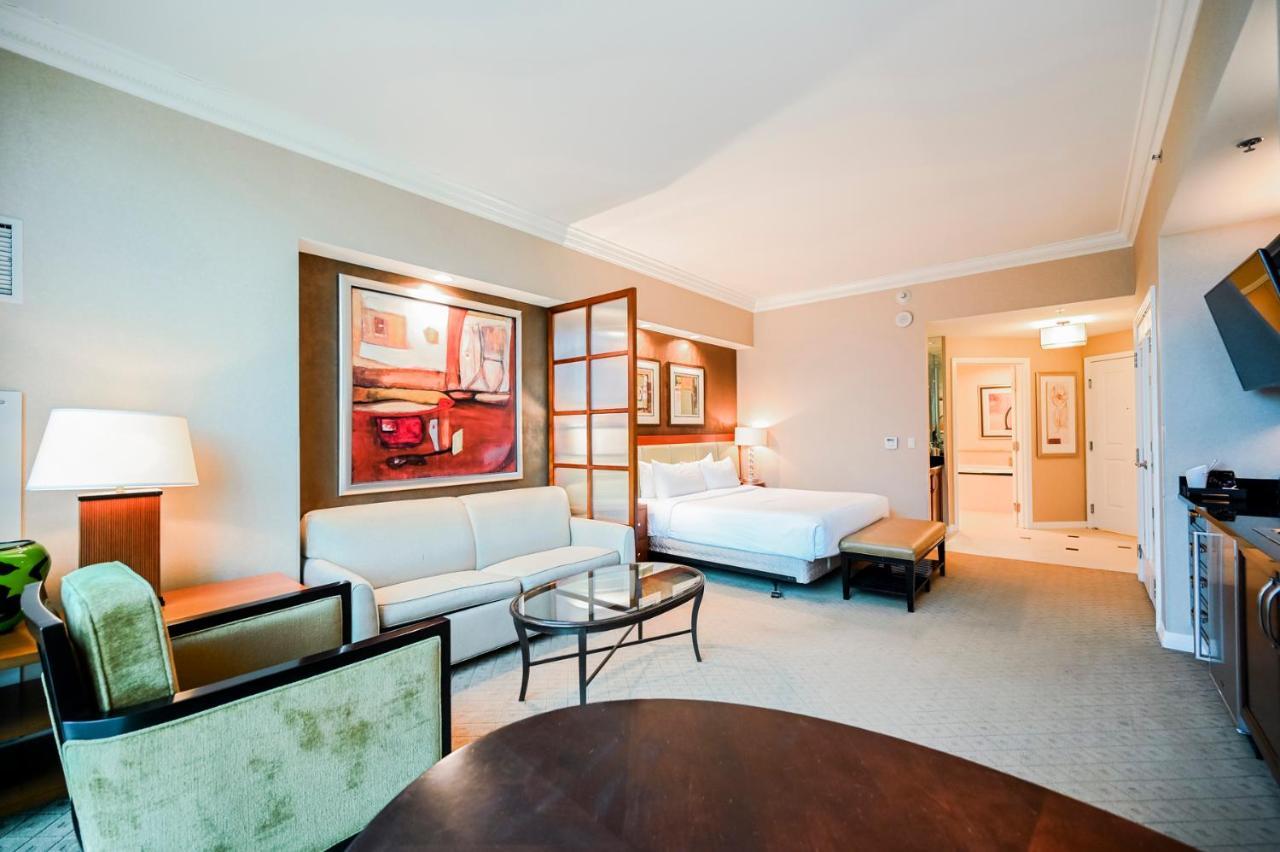Stripviewsuites Penthouse Two-bedroom Conjoined Apartahotel