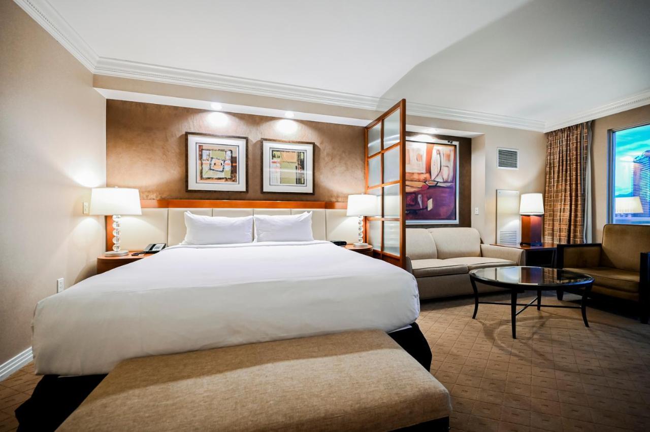 Stripviewsuites Penthouse Two-bedroom Conjoined
