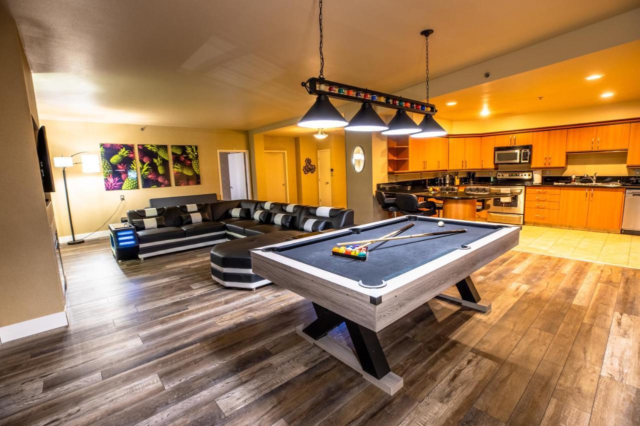 2100 Sqft Penthouse W/ Strip Views! Pool Gym Apartahotel *