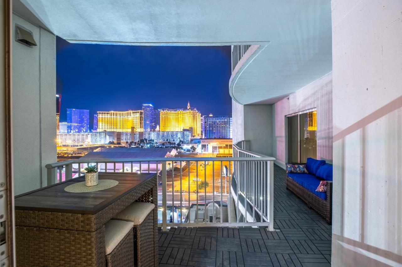 2100 Sqft Penthouse W/ Strip Views! Pool Gym * Las Vegas