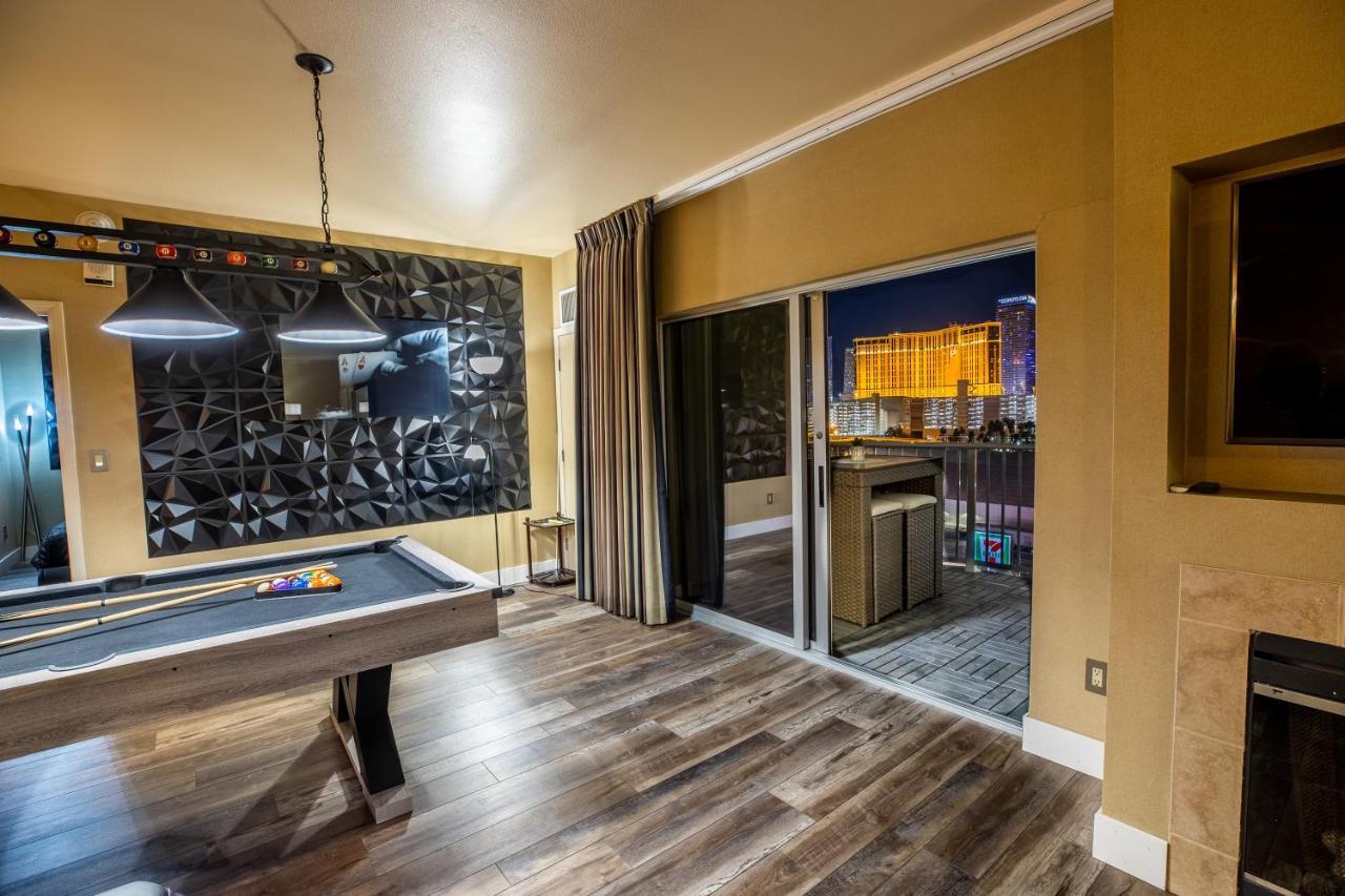 2100 Sqft Penthouse W/ Strip Views! Pool Gym * Las Vegas