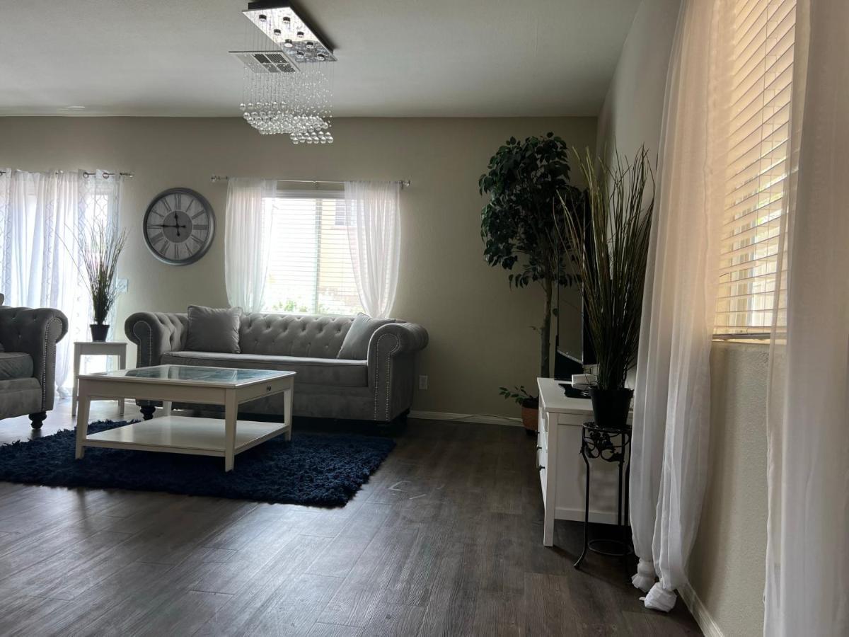 Habitación en casa particular Spacious, Chic 3bd, Sleeps 8 Convenient To Everything