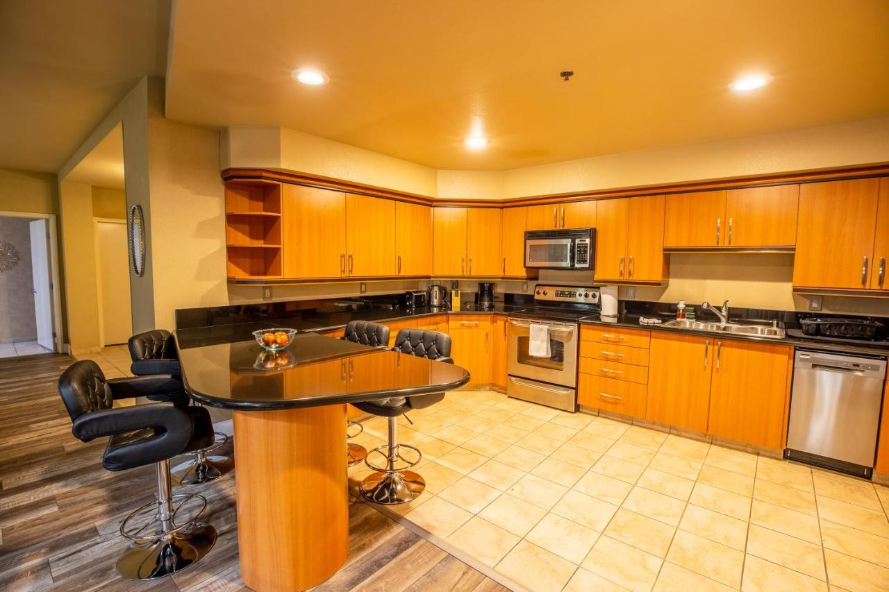 2100 Sqft Penthouse W/ Strip Views! Pool Gym * Las Vegas