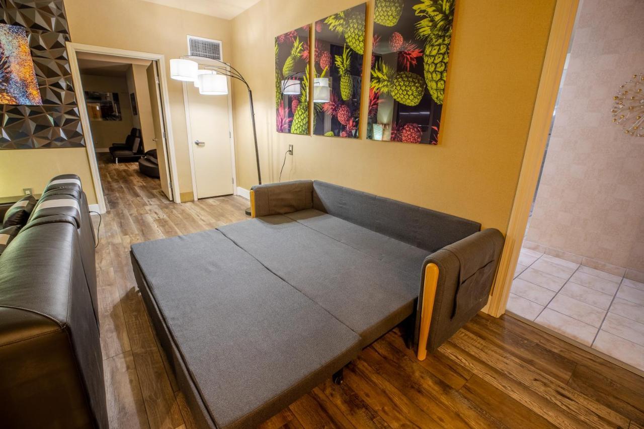 Apartahotel 2100 Sqft Penthouse W/ Strip Views! Pool Gym *