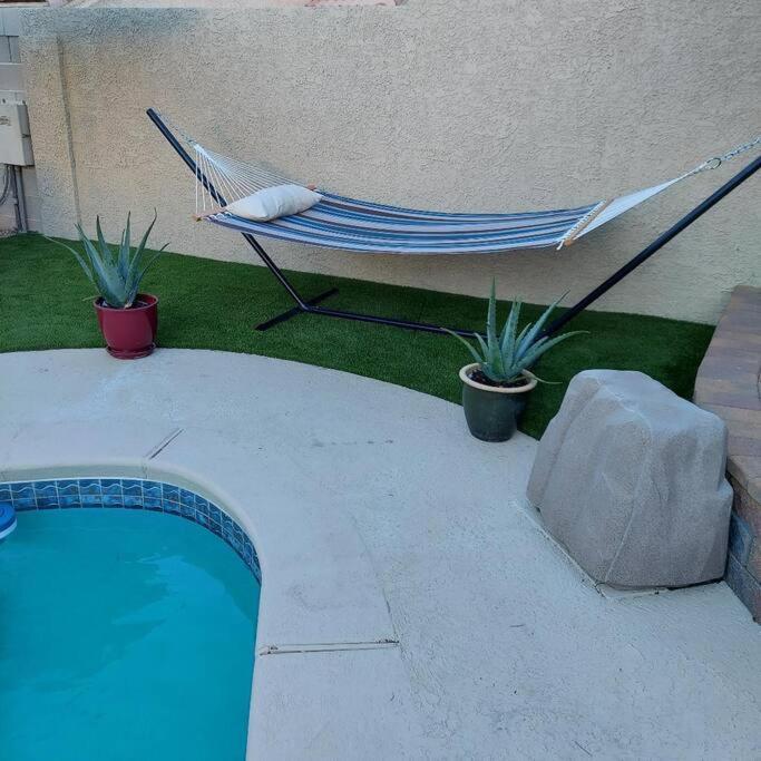 New Beautifully Remodeled In Vegas Сasa de vacaciones Las Vegas