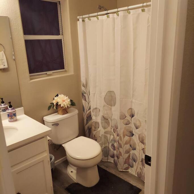 Сasa de vacaciones New Beautifully Remodeled In Vegas *