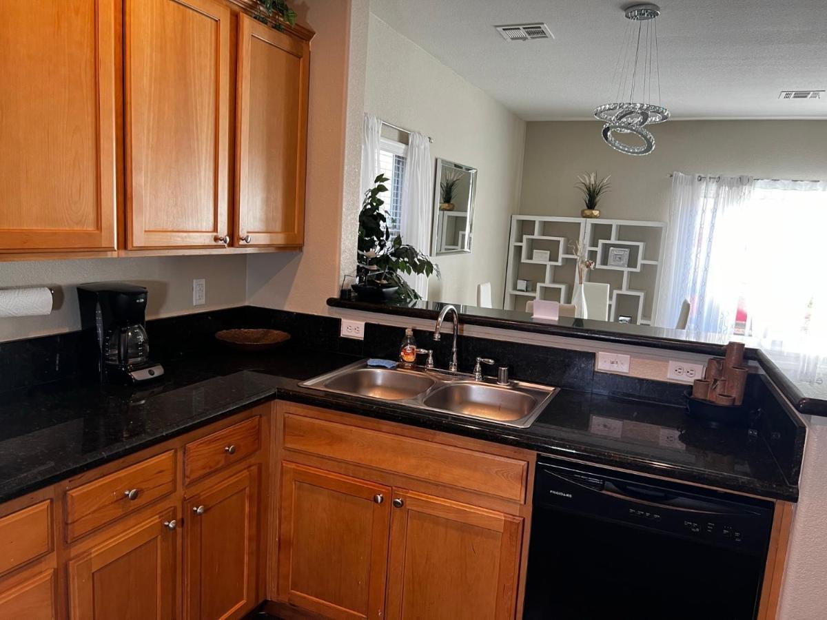 Habitación en casa particular Spacious, Chic 3bd, Sleeps 8 Convenient To Everything