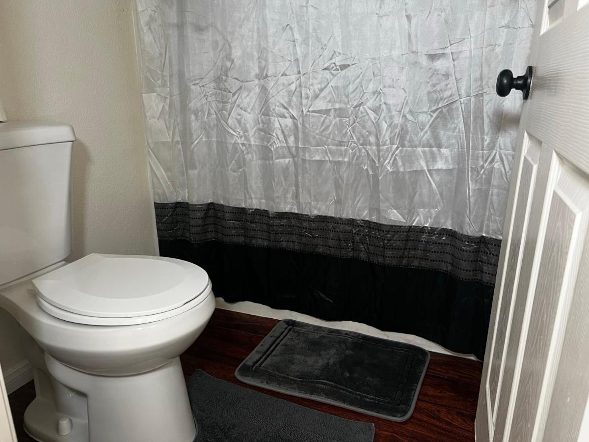 Habitación en casa particular Spacious, Chic 3bd, Sleeps 8 Convenient To Everything *