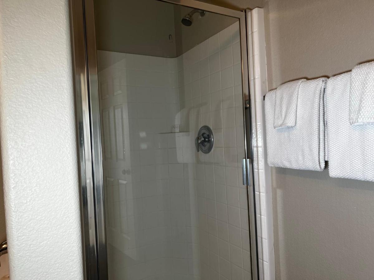 Spacious, Chic 3bd, Sleeps 8 Convenient To Everything Habitación en casa particular Las Vegas