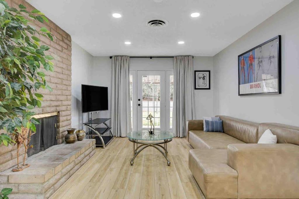 Сasa de vacaciones Style 4 Bedroom House With Pool Minutes From Strip Las Vegas