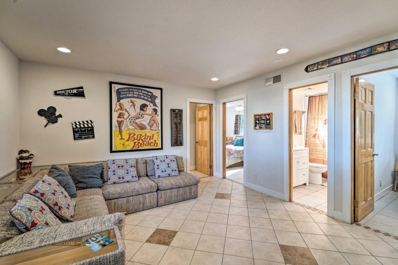 Vegas Oasis With Pool And 7 Miles To Strip Сasa de vacaciones Las Vegas