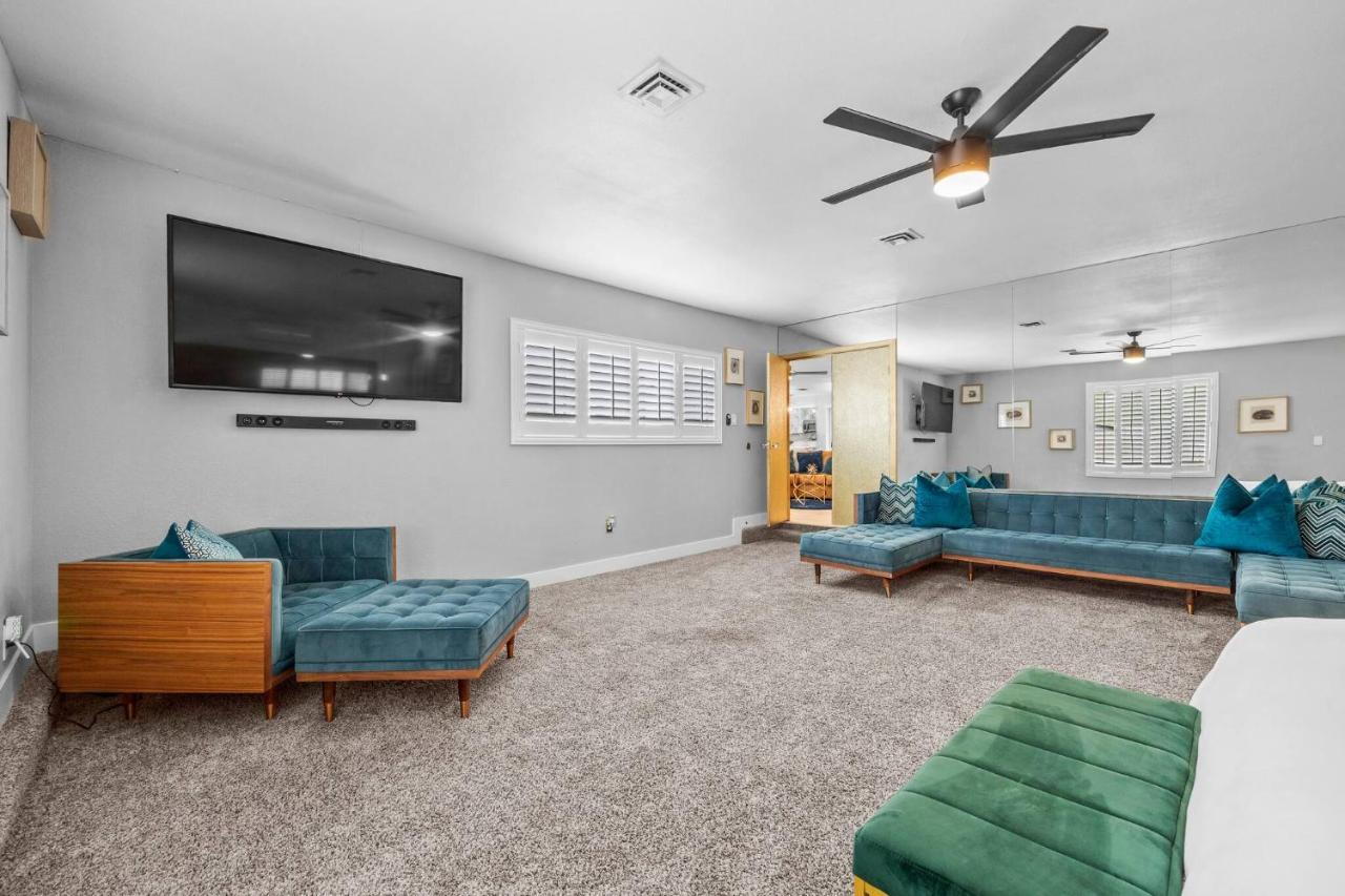 Сasa de vacaciones 4bdrm 2 Bath Pool Close To Strip Conventions Las Vegas