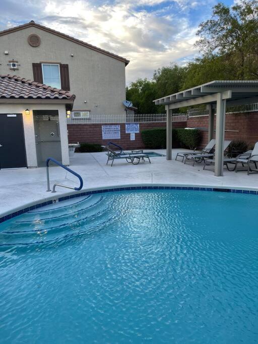 Beautiful In Southwest Area Mountains Edge! * Las Vegas