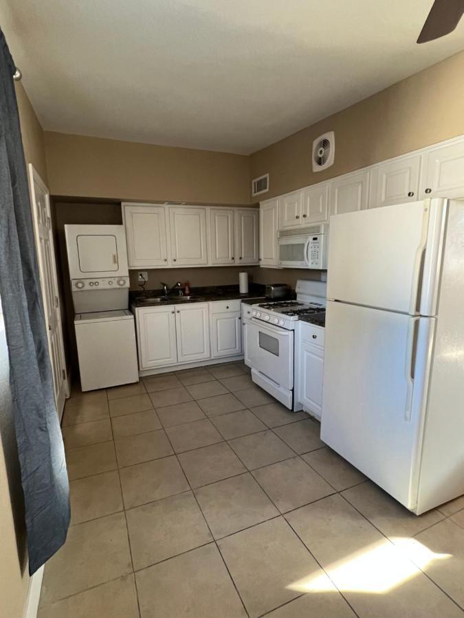 3 Bedroom Flat W/ Private Yard Las Vegas