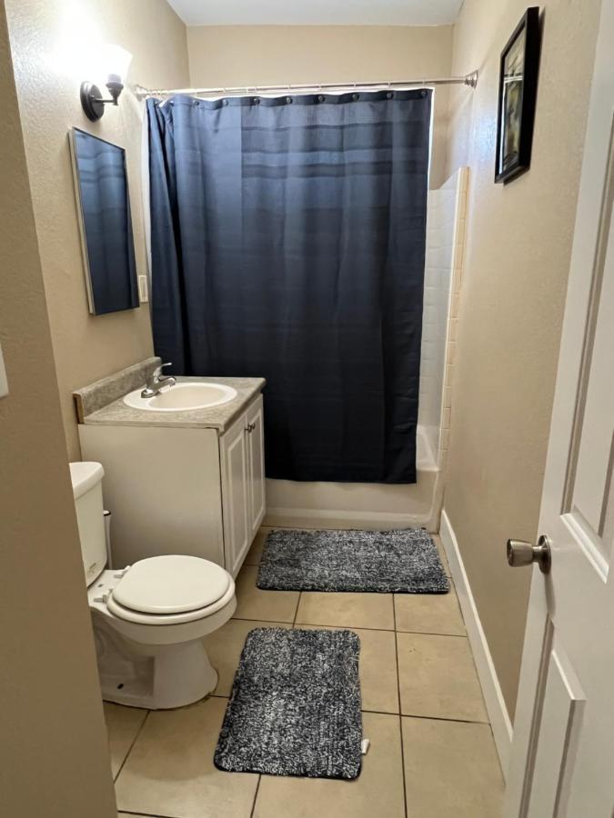 Apartamento 3 Bedroom Flat W/ Private Yard