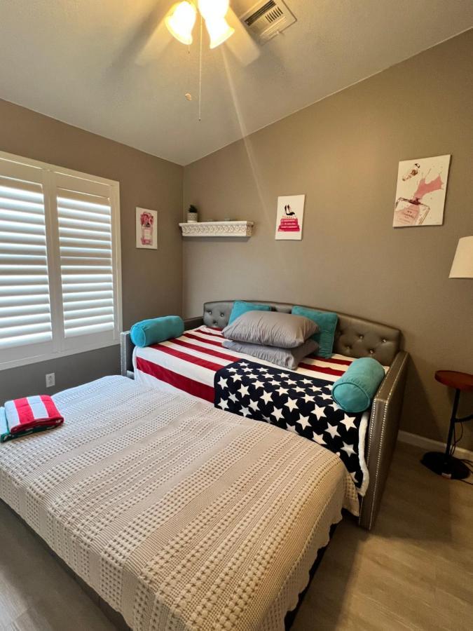 Amazing Pool And Jaccuzi 3 Bedroom In Heart Of Lv