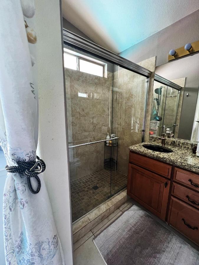 Villa Amazing Pool And Jaccuzi 3 Bedroom In Heart Of Lv