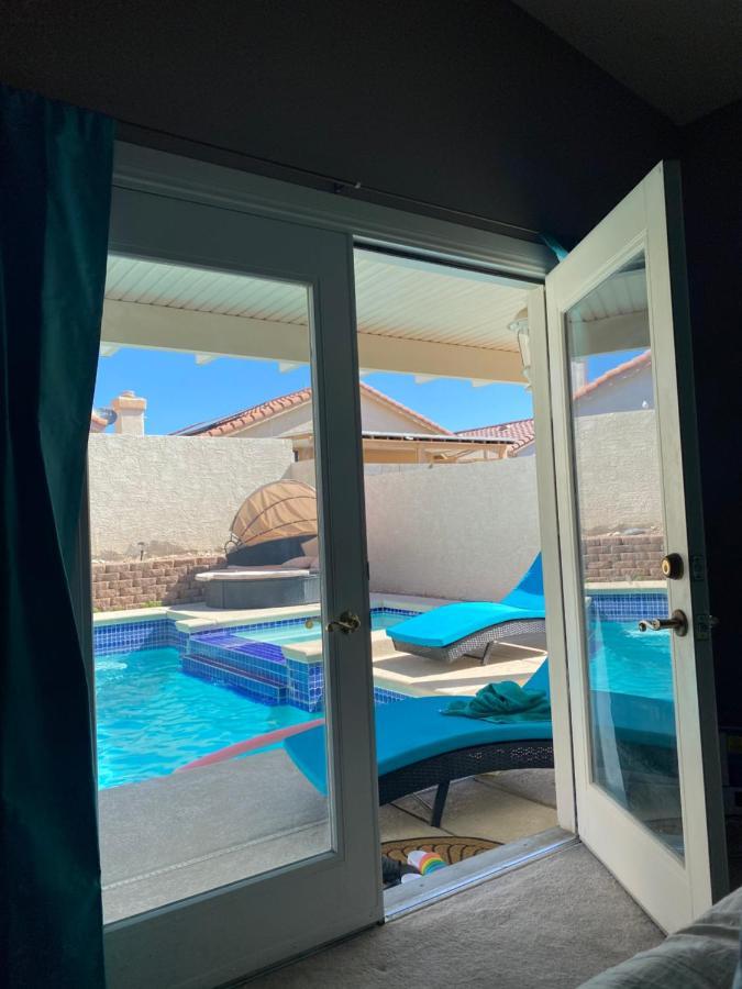Villa Amazing Pool And Jaccuzi 3 Bedroom In Heart Of Lv Las Vegas