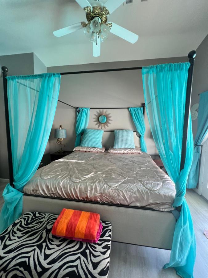 Villa Amazing Pool And Jaccuzi 3 Bedroom In Heart Of Lv *