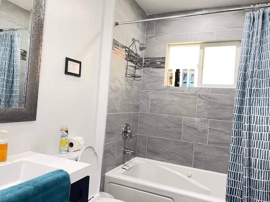 3bedroom 2bath 15 Min To Strip 10 Downtown *
