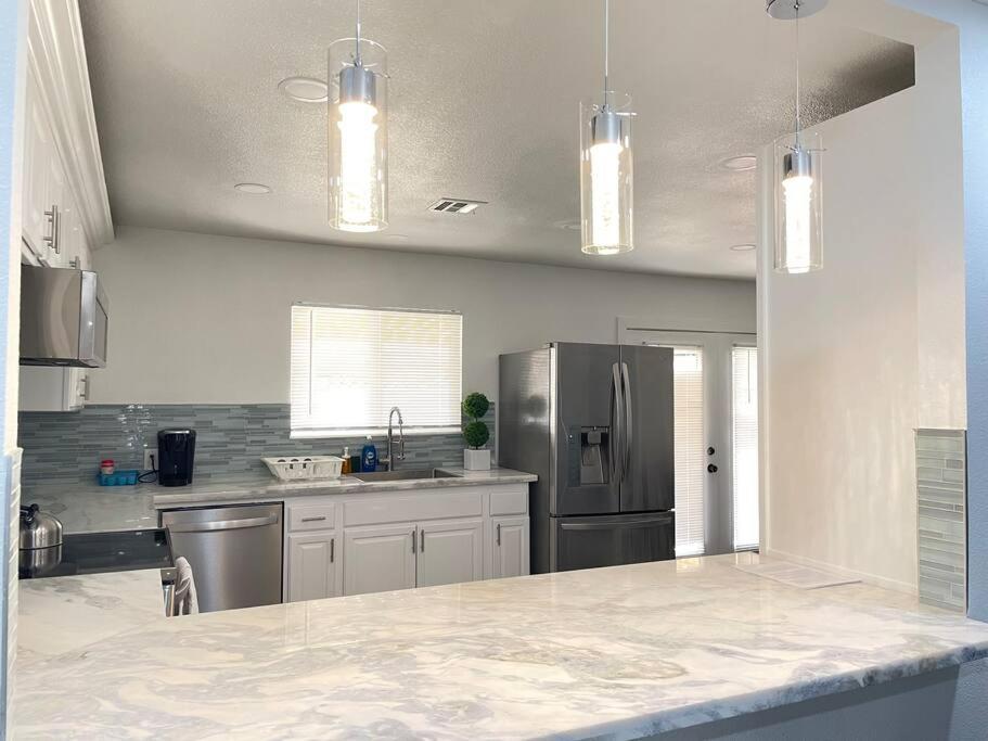 3bedroom 2bath 15 Min To Strip 10 Downtown Las Vegas