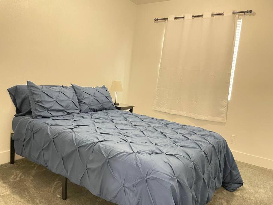 3bedroom 2bath 15 Min To Strip 10 Downtown Сasa de vacaciones