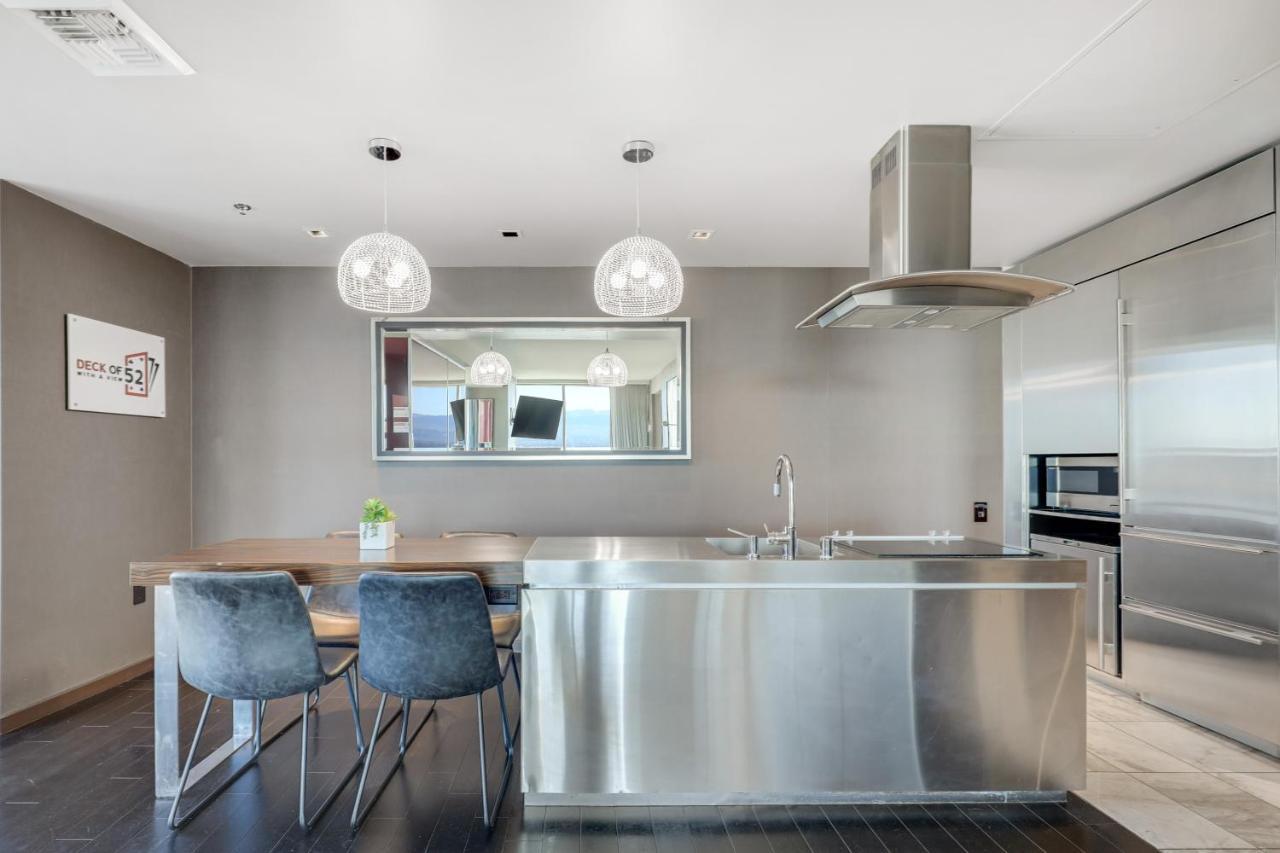 Apartahotel Vegas Palms High 52nd Fl. 1bdr Corner Penthouse 1220sqft *