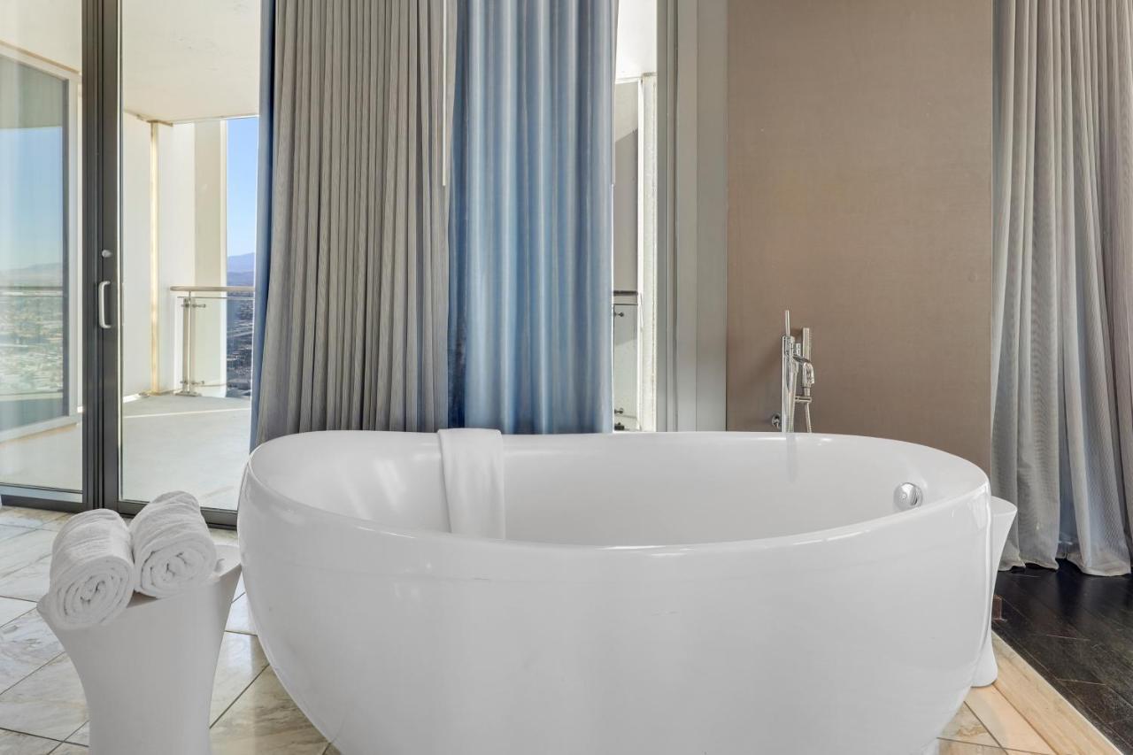 Apartahotel Vegas Palms High 52nd Fl. 1bdr Corner Penthouse 1220sqft