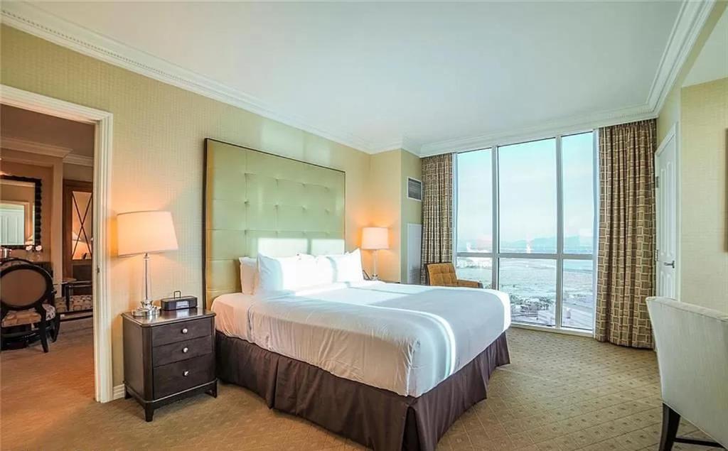 Mgm Signature Large Corner Balcony #4f7 Apartahotel