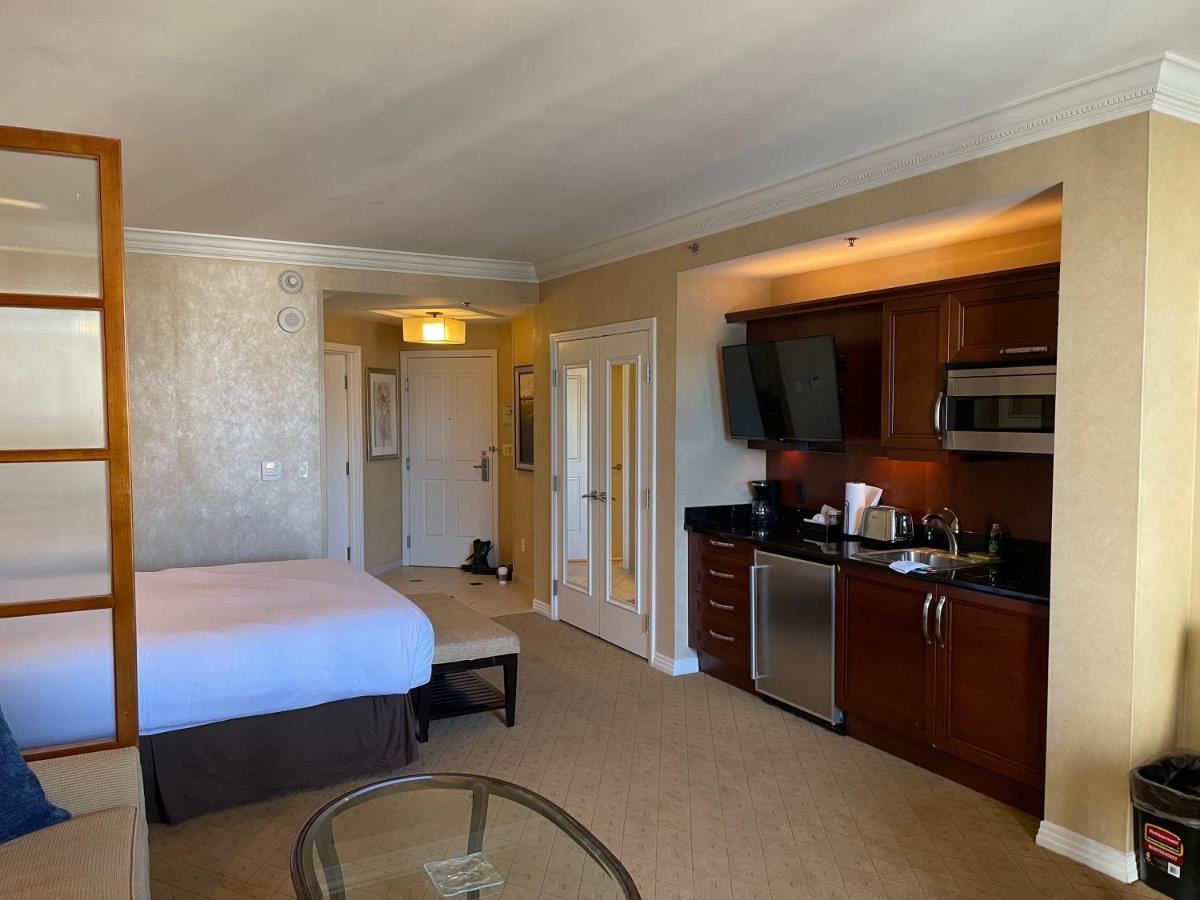 Mgm Signature - Strip View Suite- Free Valet Parking Apartahotel