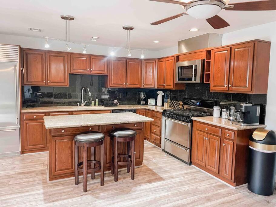 *entertainment Villa* 5min To Strip Optional Heated Pool Jacuzzi! Villa *
