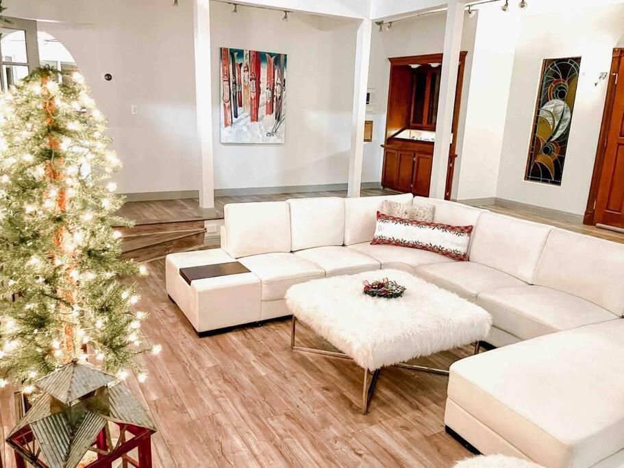 *entertainment Villa* 5min To Strip Optional Heated Pool Jacuzzi! Villa *