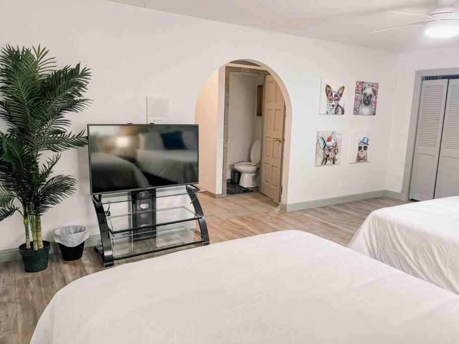 *entertainment Villa* 5min To Strip Optional Heated Pool Jacuzzi! Villa *