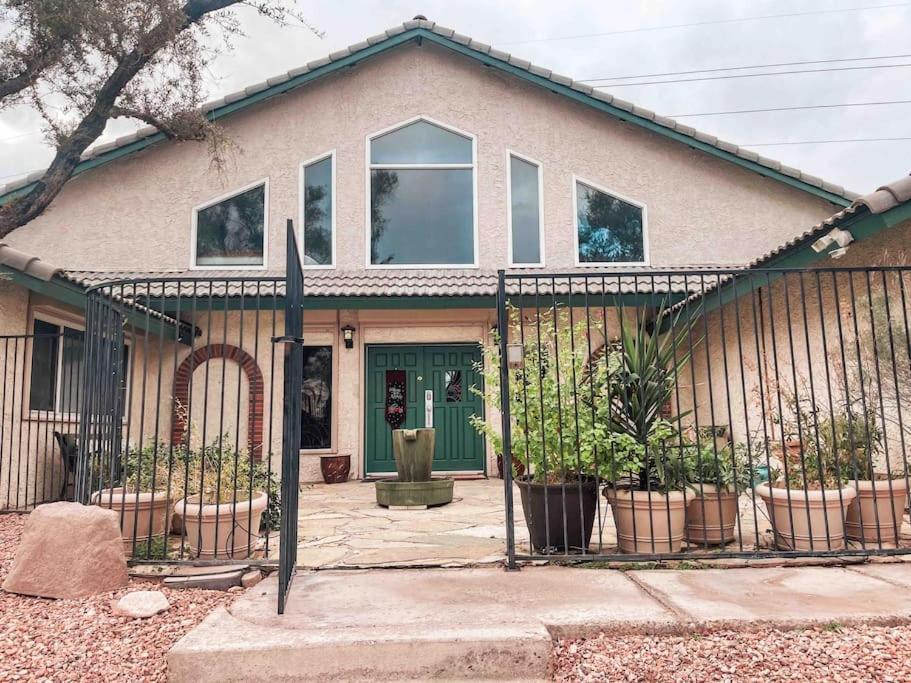 *entertainment Villa* 5min To Strip Optional Heated Pool Jacuzzi! *