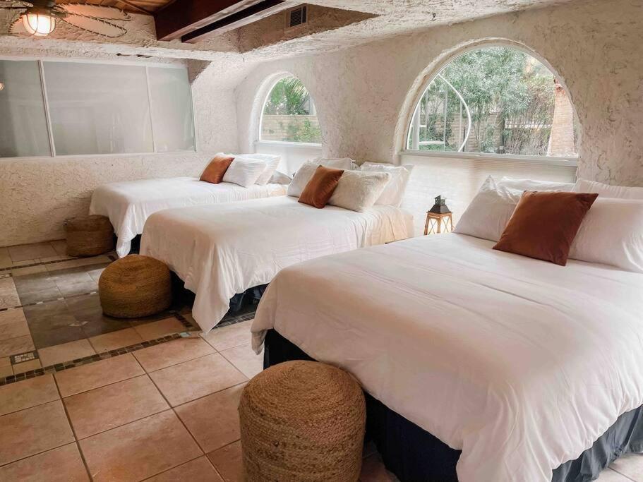 *entertainment Villa* 5min To Strip Optional Heated Pool Jacuzzi! *