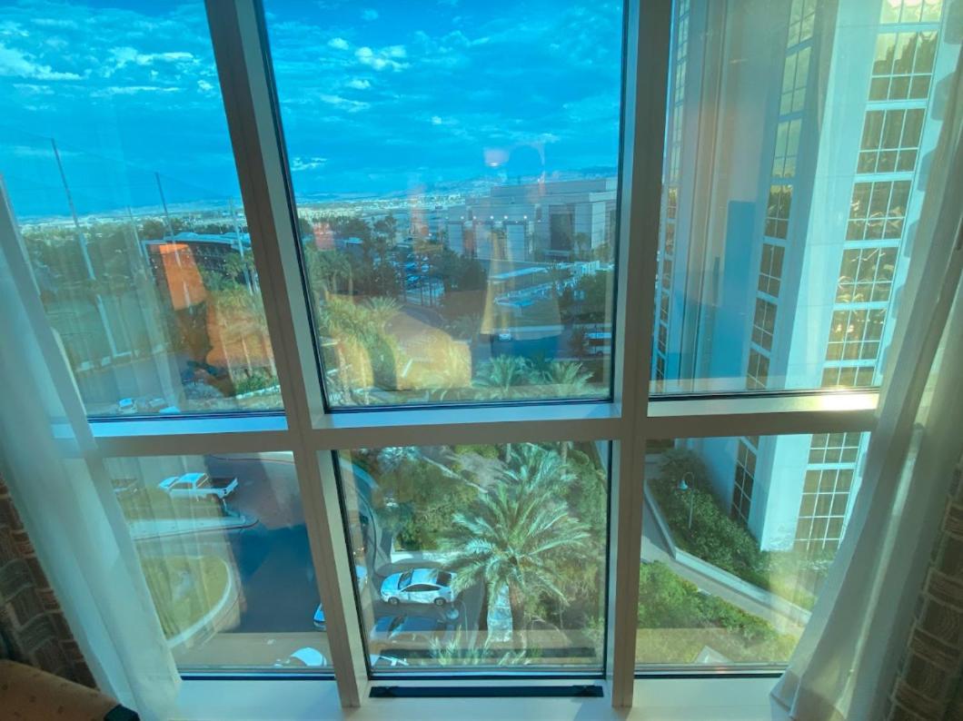 Mgm Signature Large Corner Balcony #4f7 Apartahotel